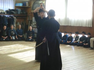 打太刀：教士七段河野先生、仕太刀：六段佐藤先生に形を演武いただきました（＾＾）！