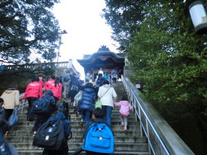 二荒山神社の階段をのぼって会場へGO！